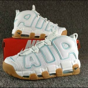 NIKE AIR UPTEMPO SIZE 7 WHITE AND BLUE* MINT